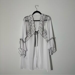 lace robe size M